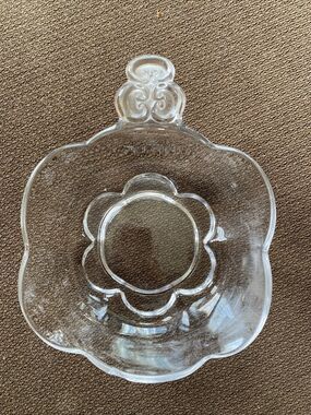 Daisy Flower Shaped Glass Trinket Soap Candy Dish With Handle Design Cute